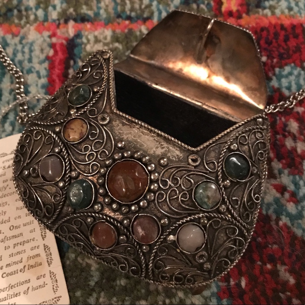 Rock solid metal purse 👛